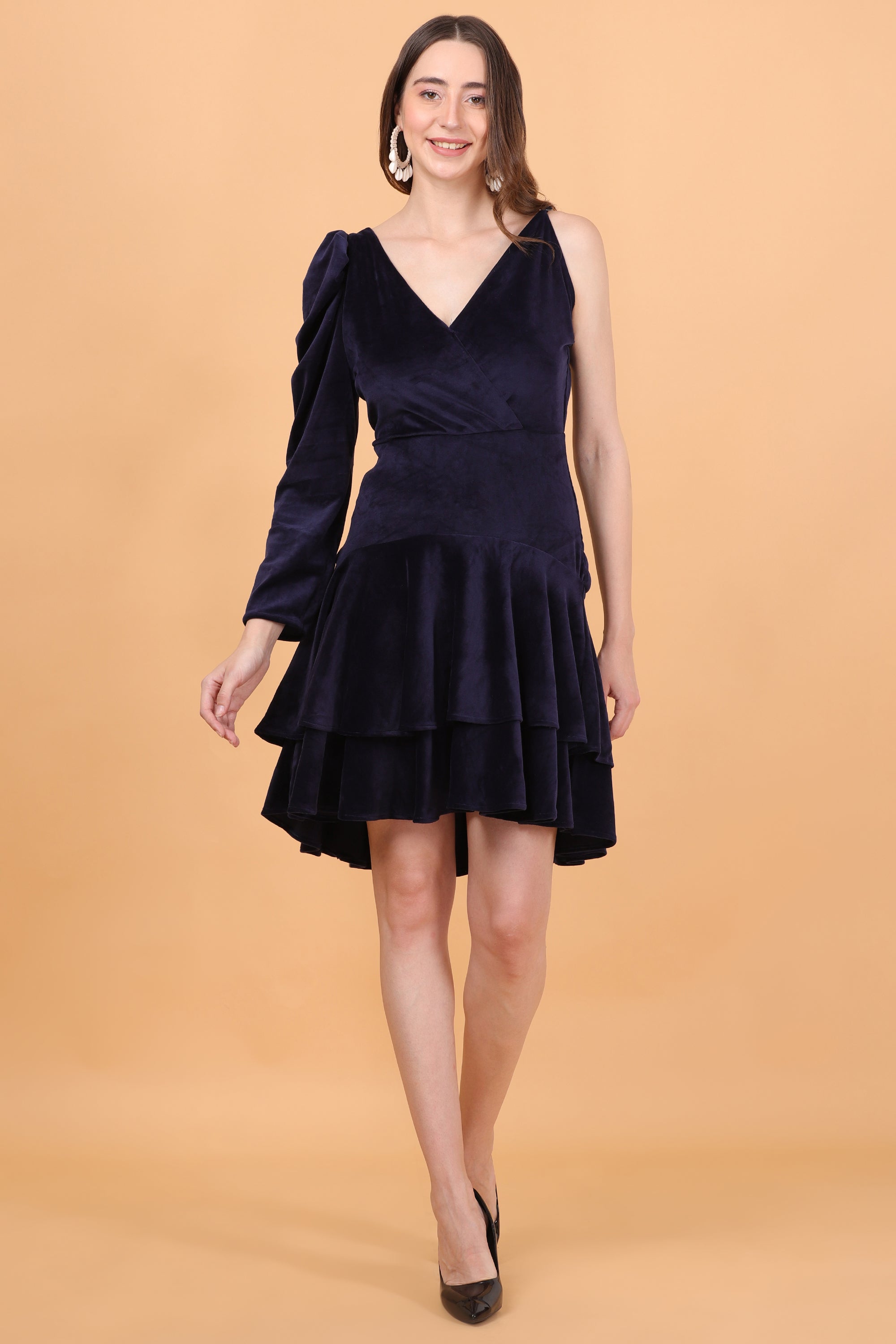 The Elegance of a Navy Blue Velvet Dress: A Timeless Classic